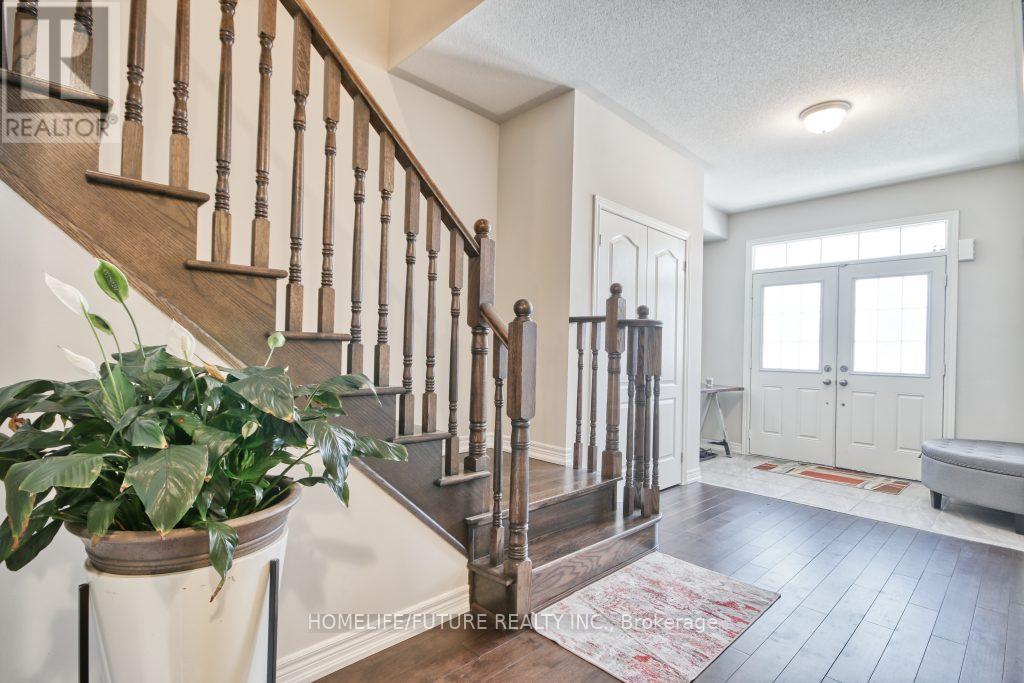 99 Scotia Road, Georgina, Ontario  L0E 1R0 - Photo 2 - N12157213