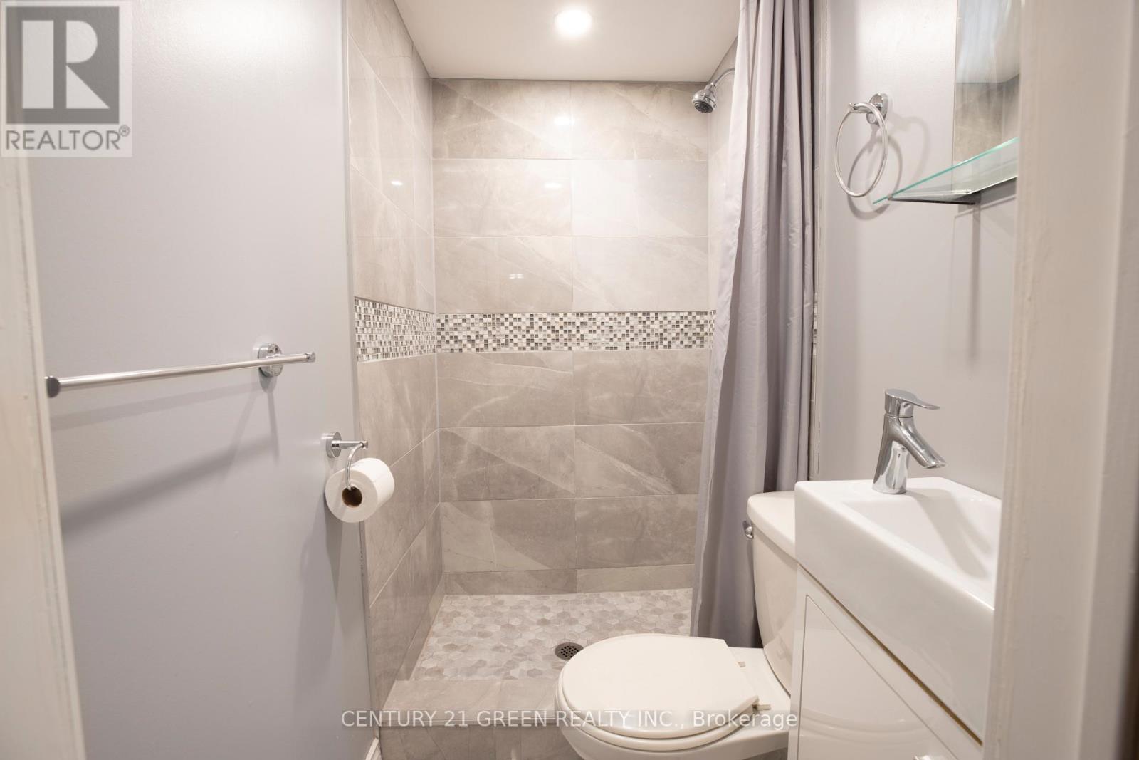 26 - 26 Carisbrooke Court, Brampton, Ontario  L6S 3K1 - Photo 28 - W12063279