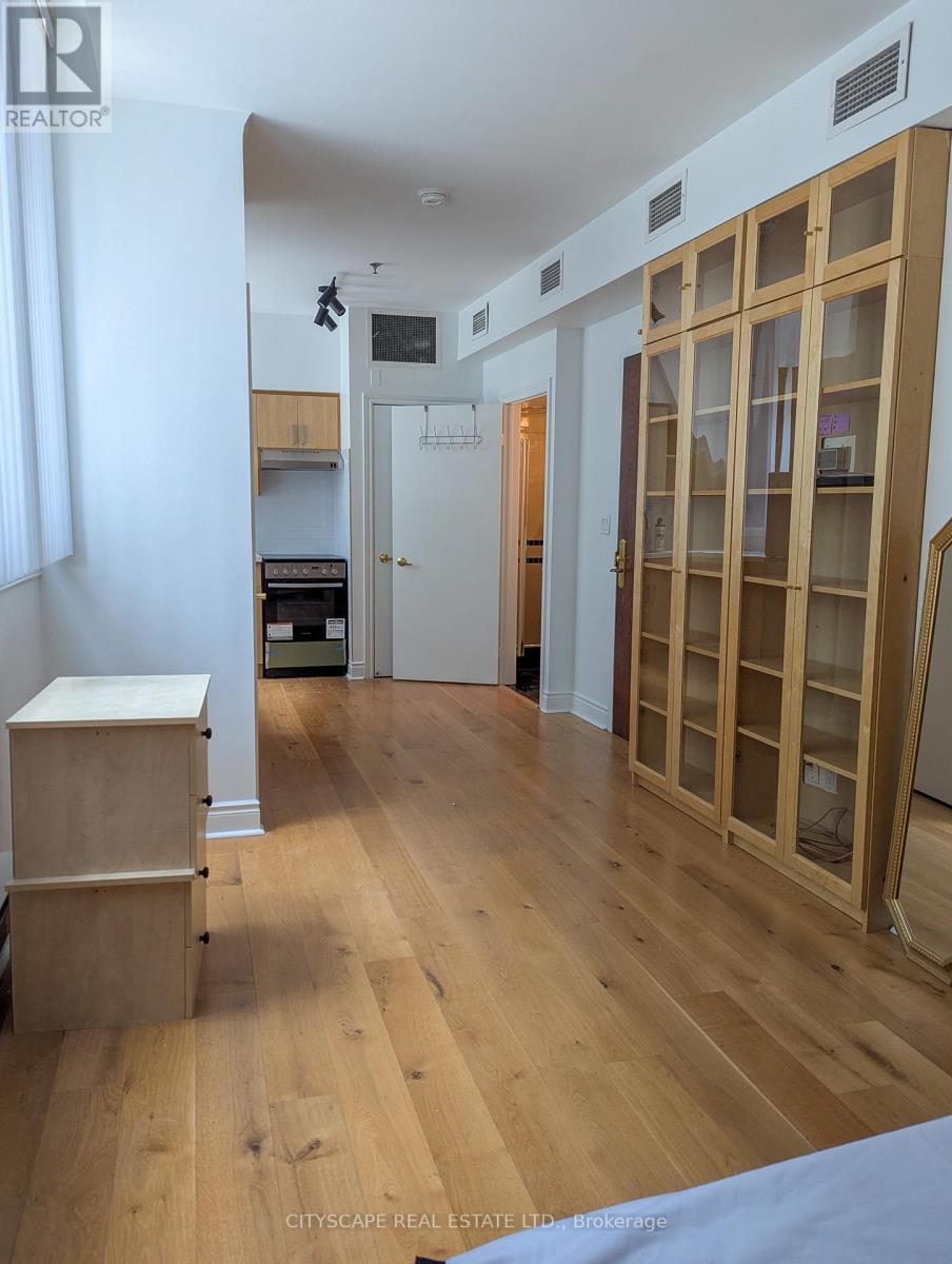401 - 73 Richmond Street W, Toronto, Ontario  M5H 4E8 - Photo 18 - C12063611