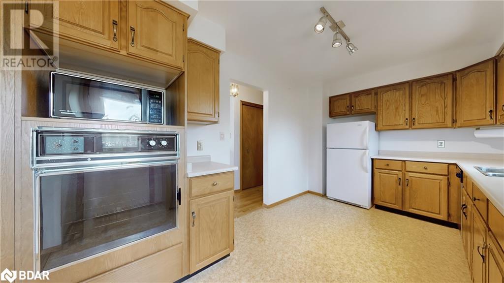 4 Gaudaur Court, Orillia, Ontario  L3V 7B4 - Photo 12 - 40717075