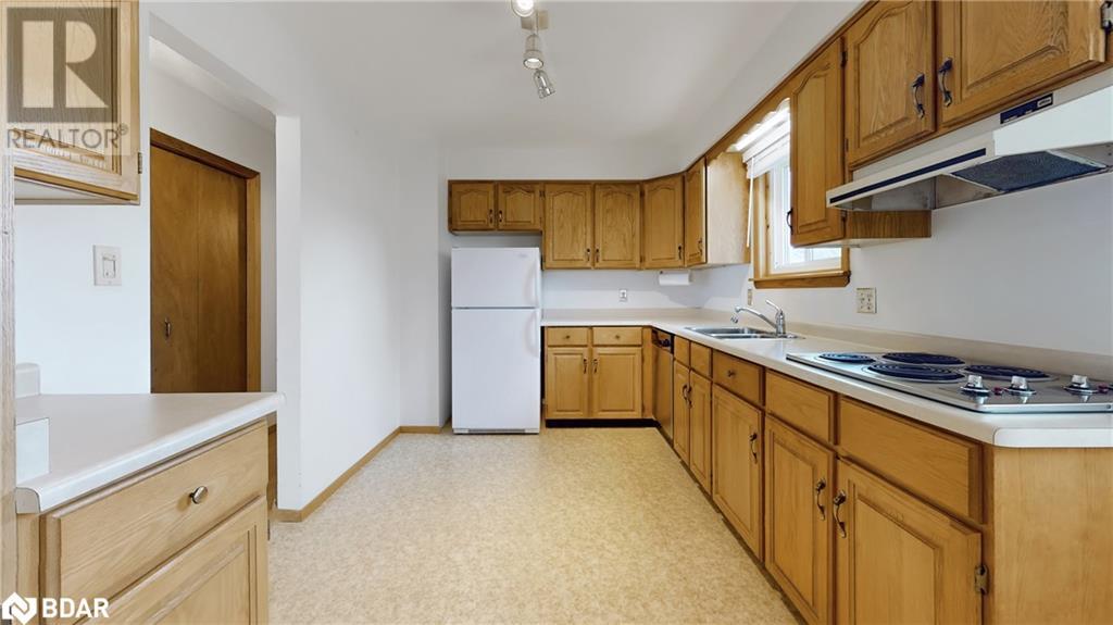 4 Gaudaur Court, Orillia, Ontario  L3V 7B4 - Photo 13 - 40717075