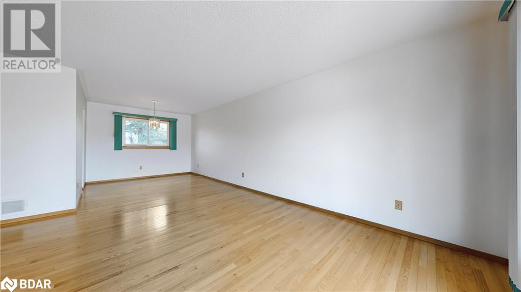 4 Gaudaur Court, Orillia, Ontario  L3V 7B4 - Photo 9 - 40717075