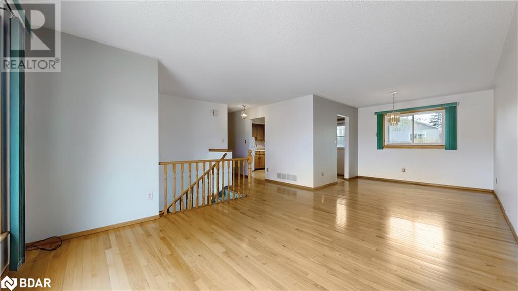 4 Gaudaur Court, Orillia, Ontario  L3V 7B4 - Photo 8 - 40717075