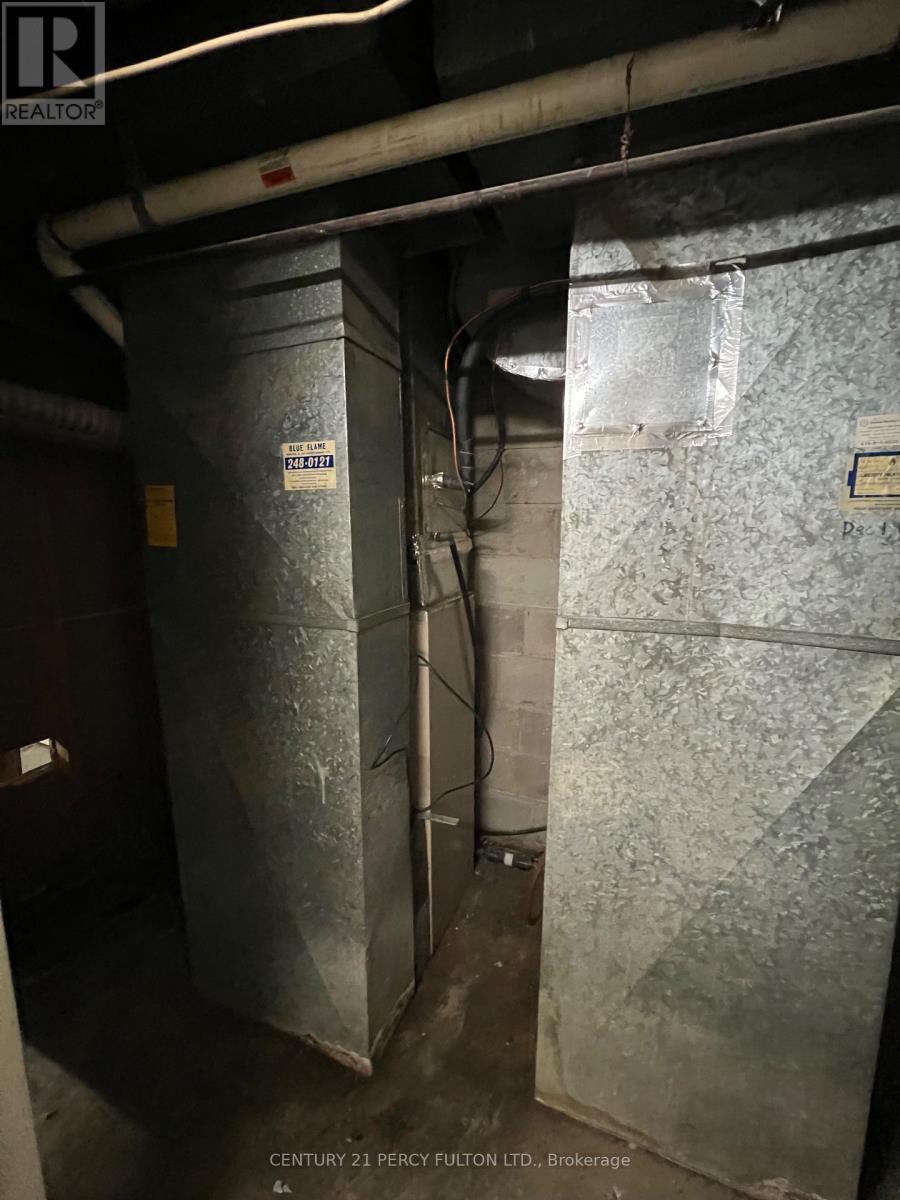 1506 Eglinton Avenue W, Toronto, Ontario  M6E 2G5 - Photo 21 - W12149363