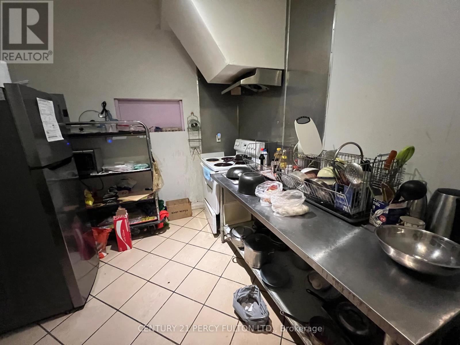 1506 Eglinton Avenue W, Toronto, Ontario  M6E 2G5 - Photo 10 - W12149363