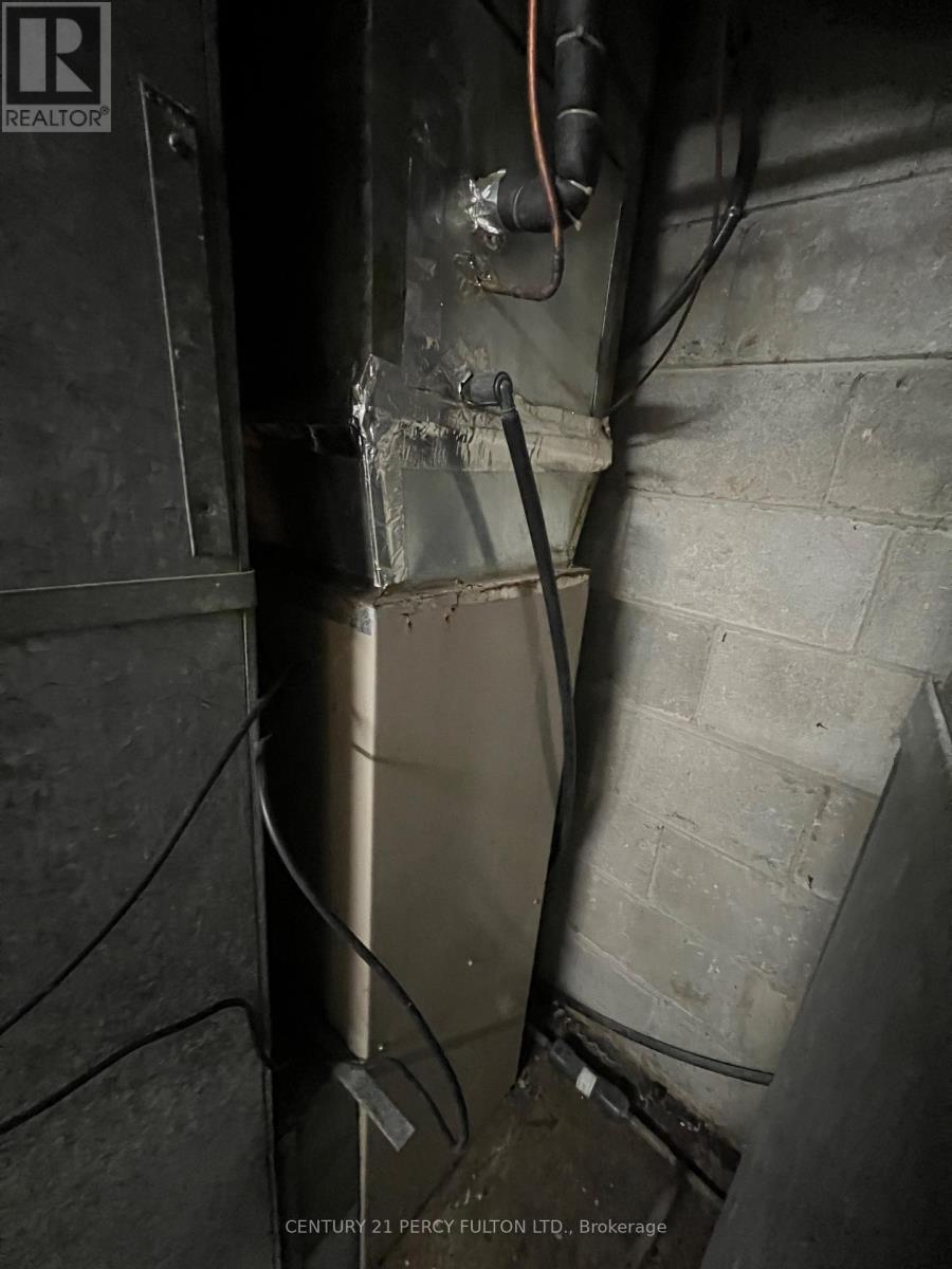 1506 Eglinton Avenue W, Toronto, Ontario  M6E 2G5 - Photo 23 - W12149363