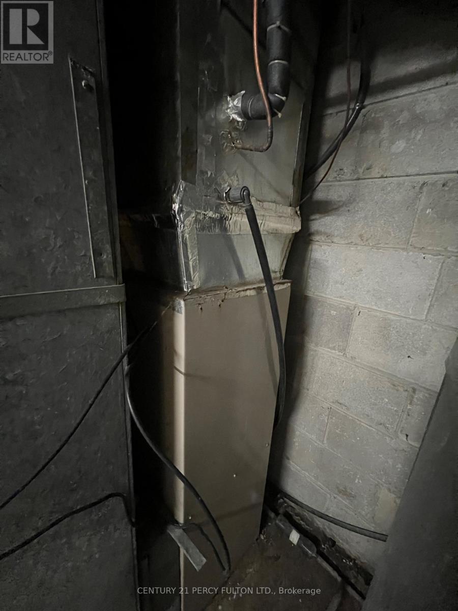 1506 Eglinton Avenue W, Toronto, Ontario  M6E 2G5 - Photo 25 - W12149363