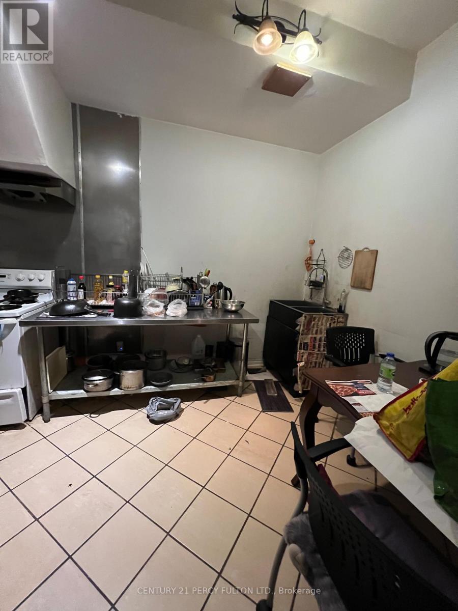 1506 Eglinton Avenue W, Toronto, Ontario  M6E 2G5 - Photo 9 - W12149363