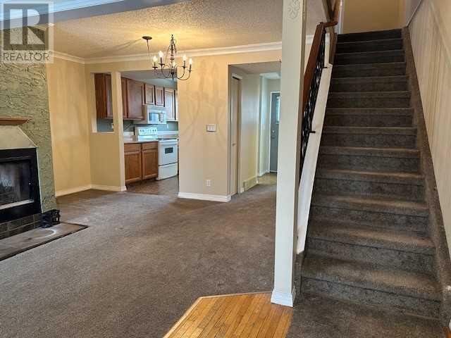 292 Cornett Drive, Red Deer, Alberta  T4P 2Y3 - Photo 4 - A2208083