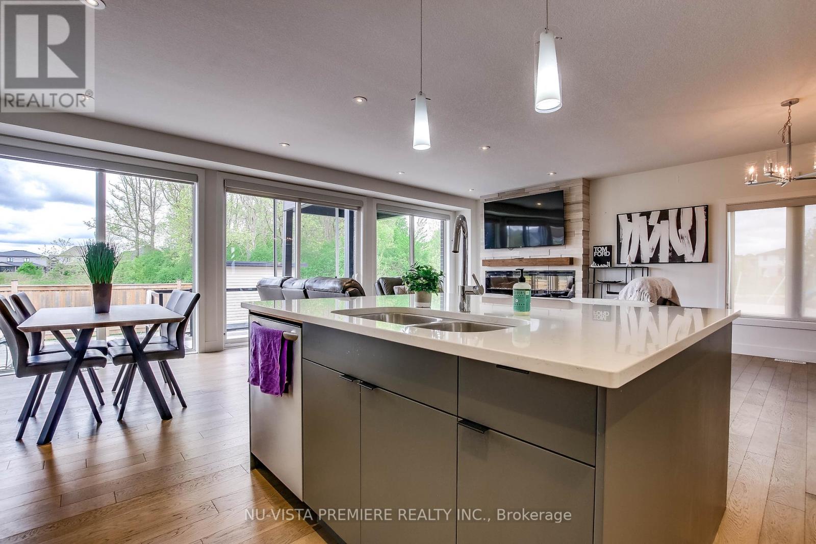 Photo 15 of 49 for 2229 Wateroak Drive