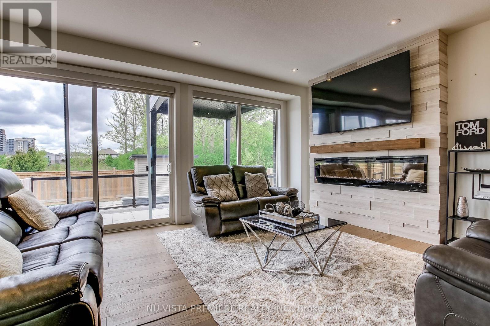 Photo 19 of 49 for 2229 Wateroak Drive