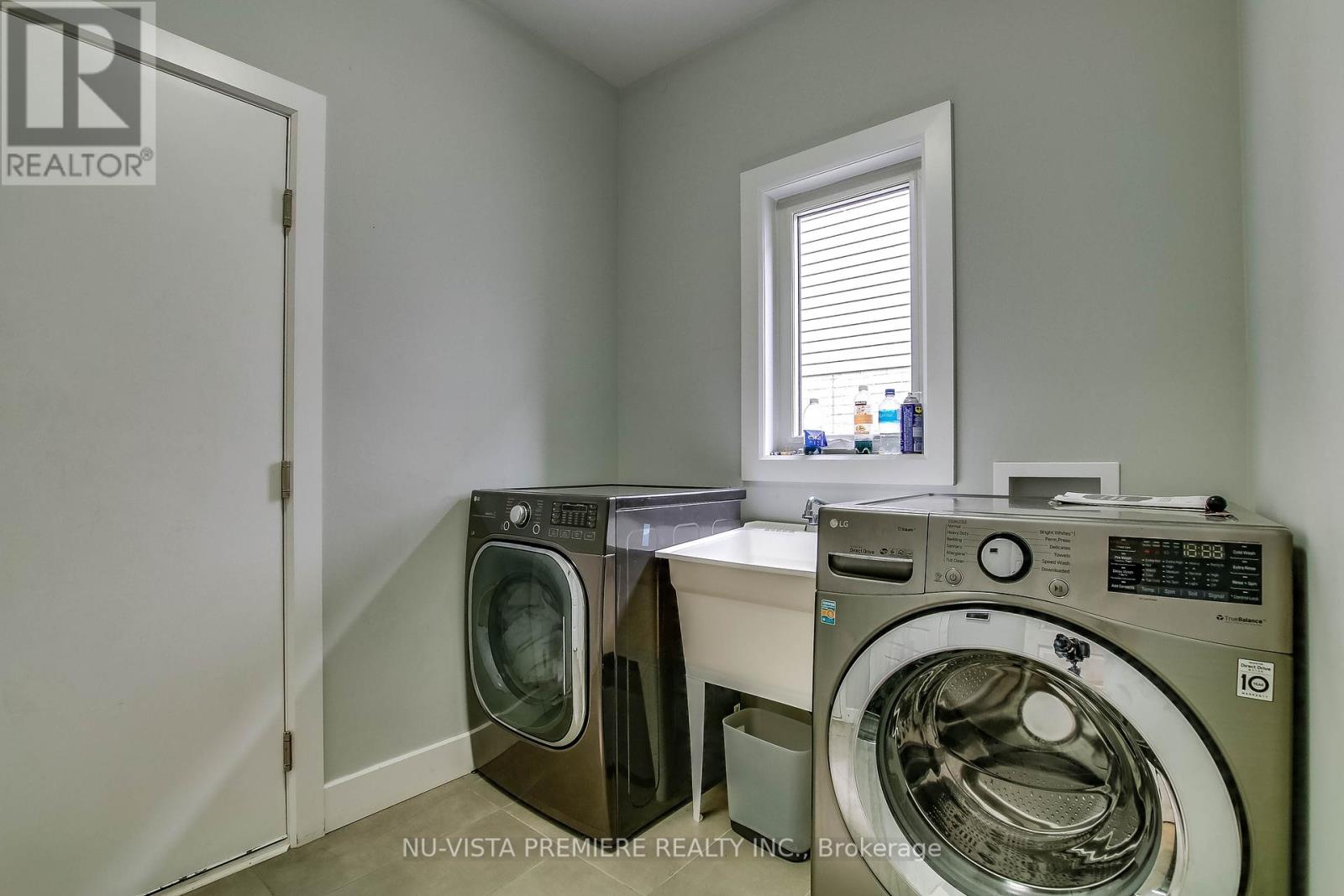 Photo 23 of 49 for 2229 Wateroak Drive