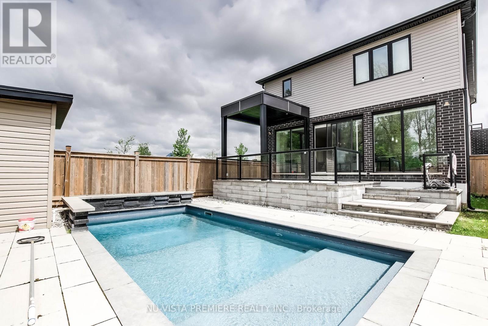 2229 Wateroak Drive, London North, Ontario  N6G 0R1 - Photo 39 - X12152921