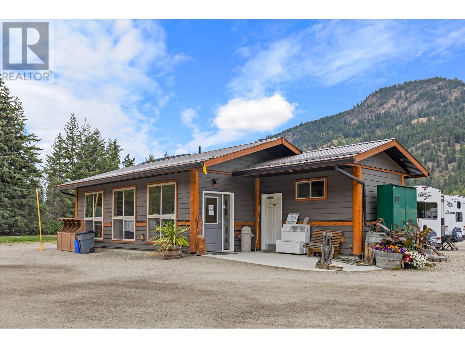 1361 6 Highway, Cherryville, British Columbia  V0E 2G1 - Photo 19 - 10348004