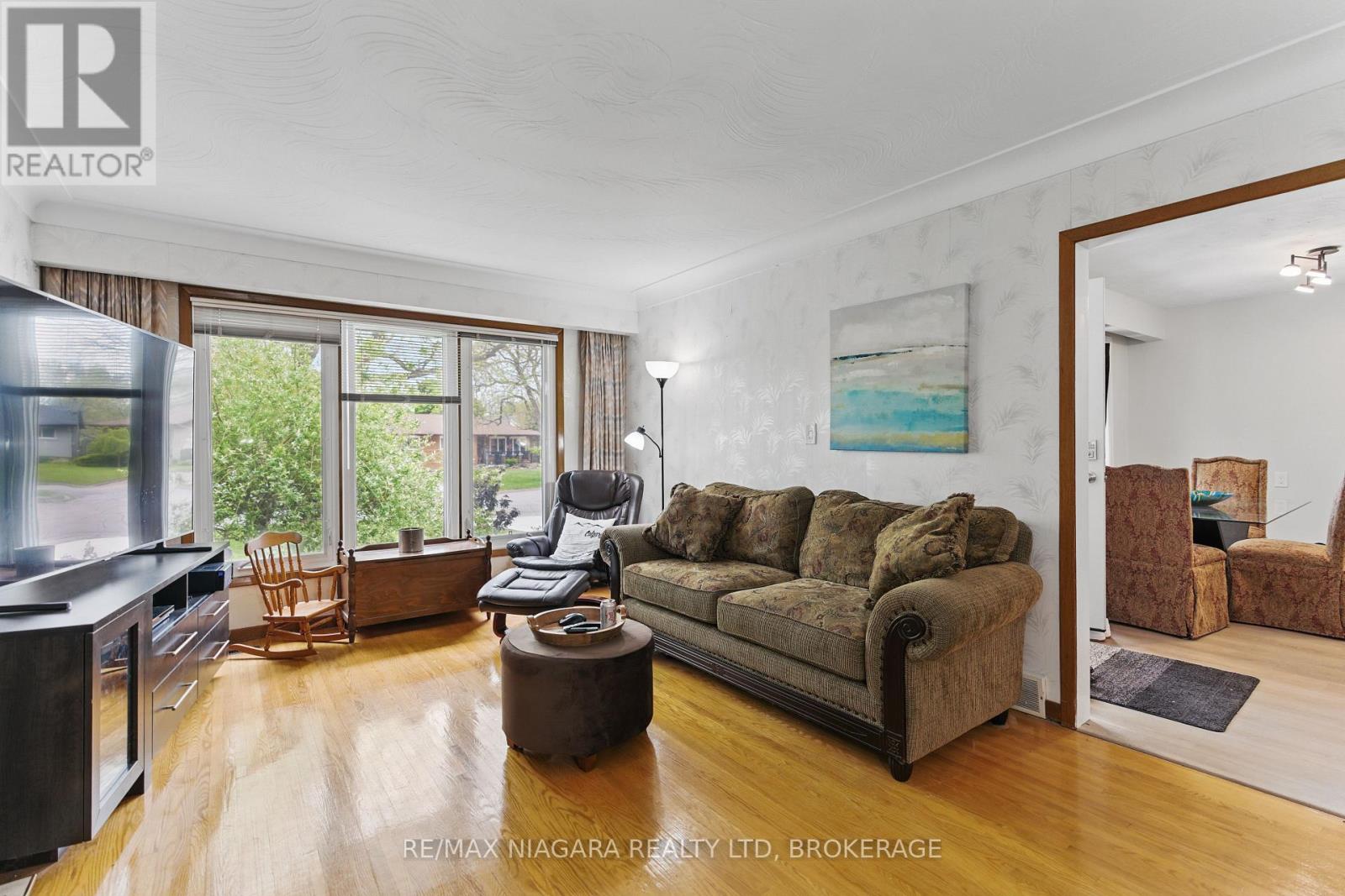 84 Regent Drive, St. Catharines, Ontario  L2M 3L7 - Photo 18 - X12157233