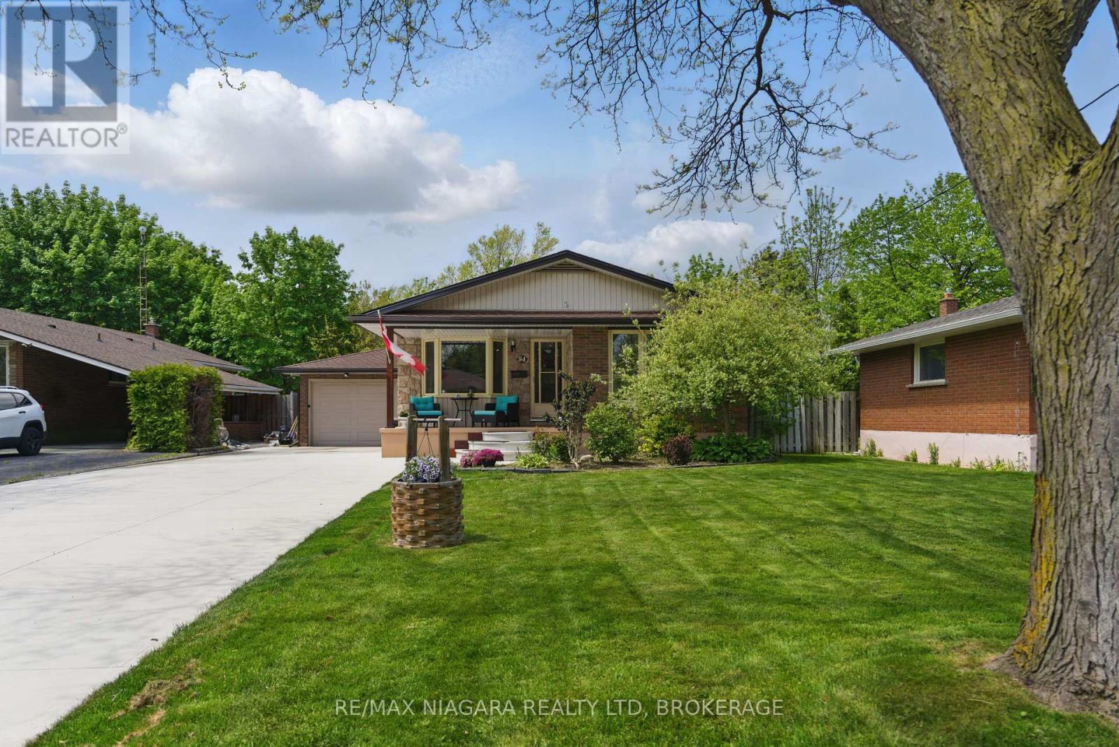 84 Regent Drive, St. Catharines, Ontario  L2M 3L7 - Photo 2 - X12157233