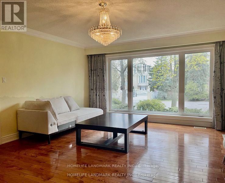 26 MANORCREST DRIVE W, Toronto, Ontario