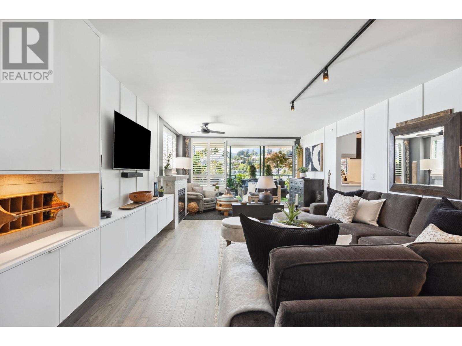 14E 328 TAYLOR WAY, West Vancouver, British Columbia