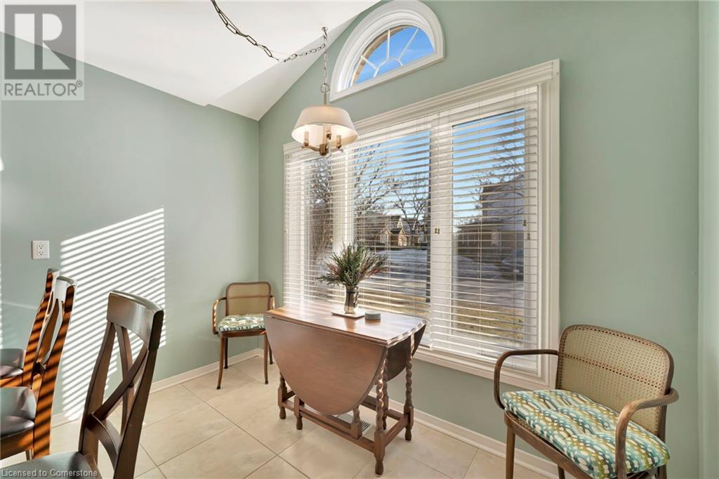 5255 Lakeshore Road 6