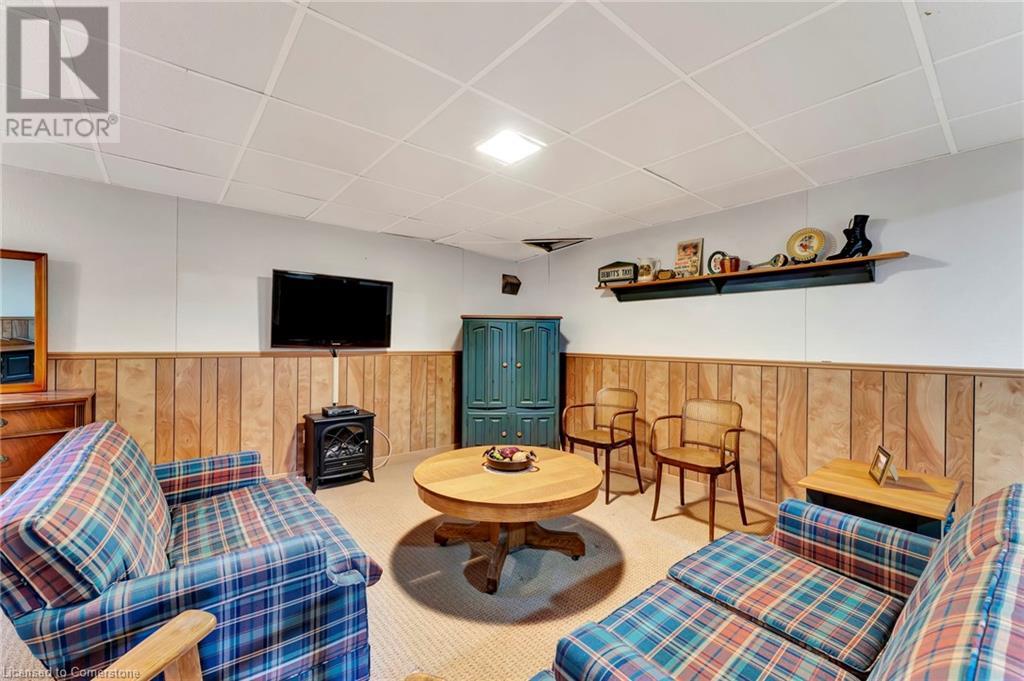 5255 Lakeshore Road 6
