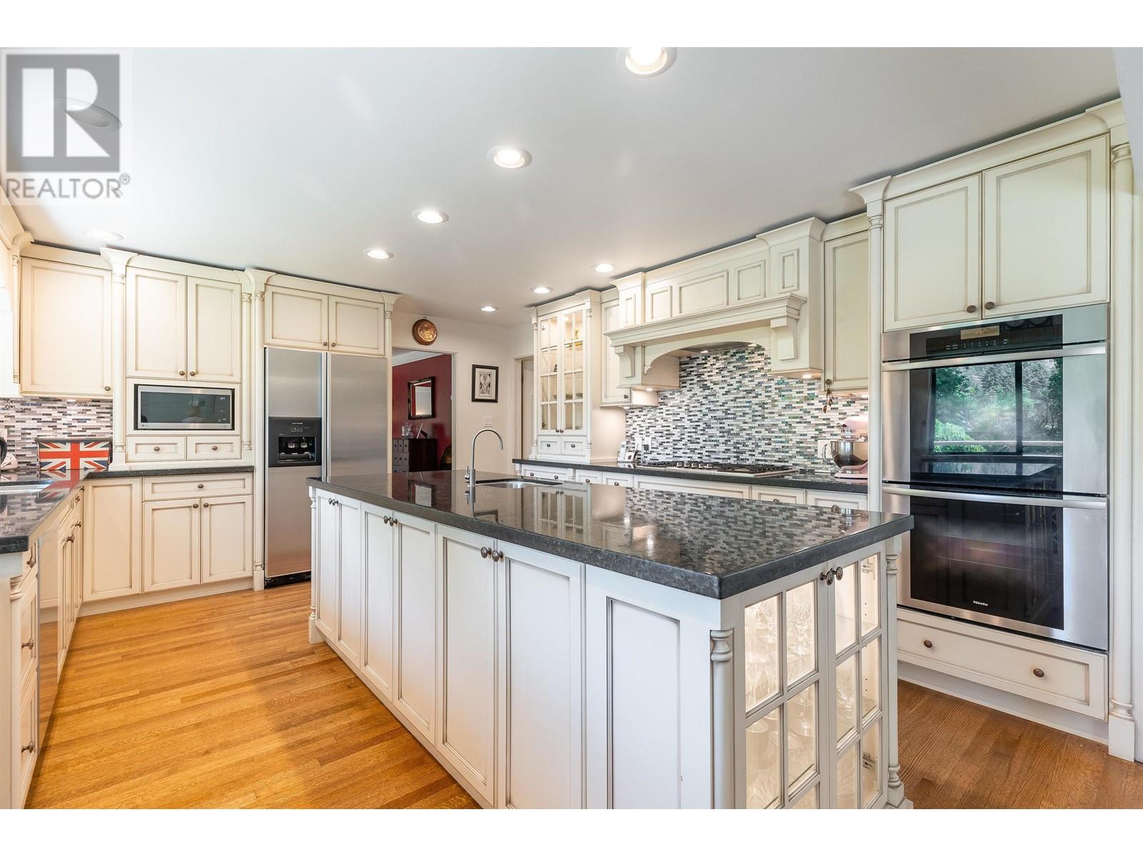 5704 Westport Road, West Vancouver, British Columbia  V7W 1V4 - Photo 6 - R2967969