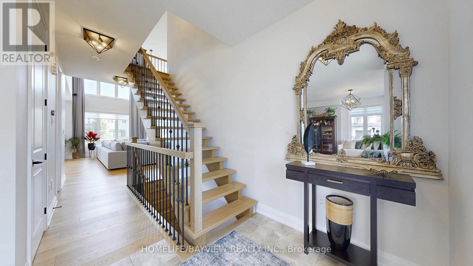 Property at 100 REED WAY N image 5