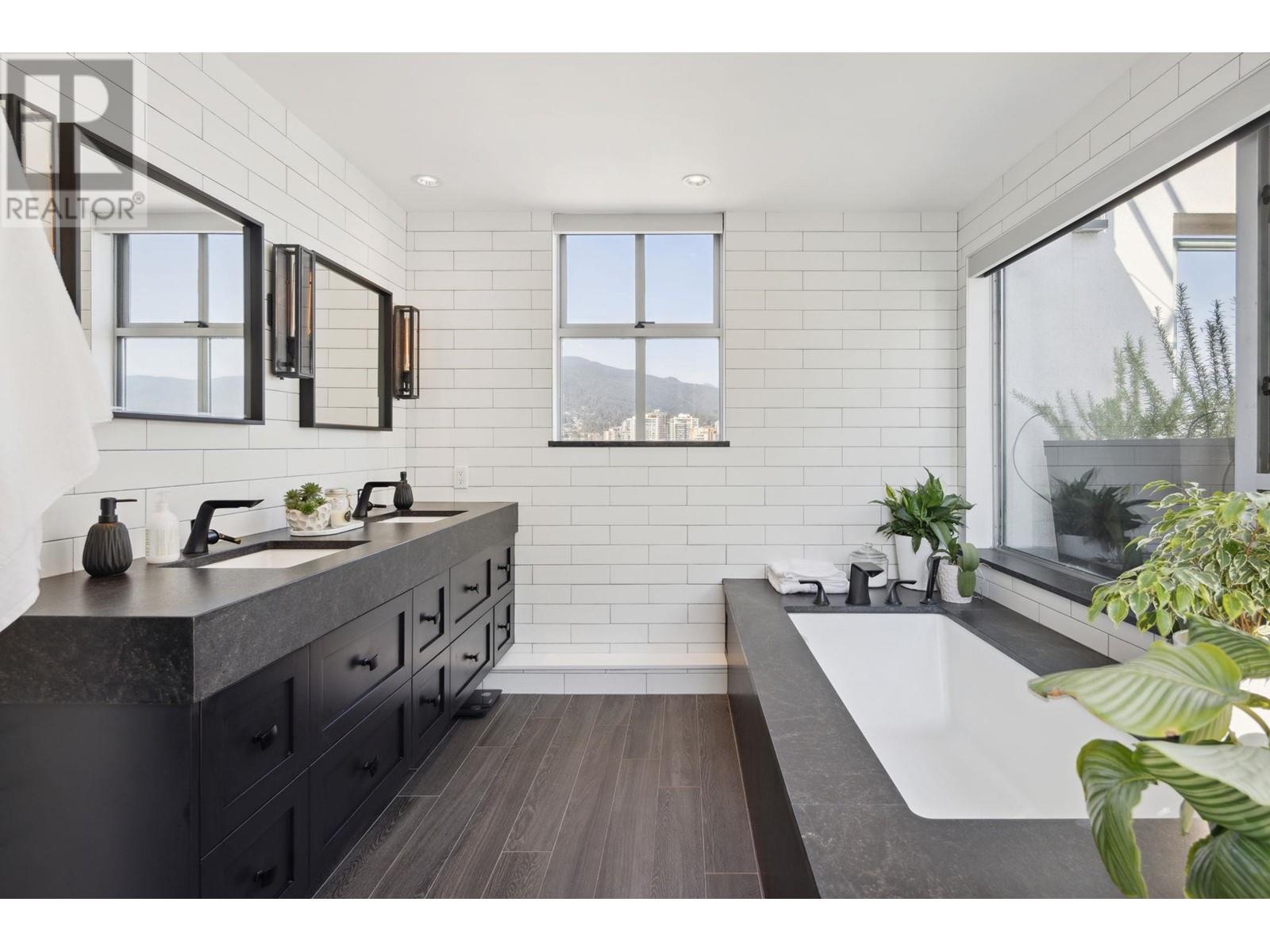 2901 120 W 2nd Street, North Vancouver, British Columbia  V7M 1C3 - Photo 32 - R2986415