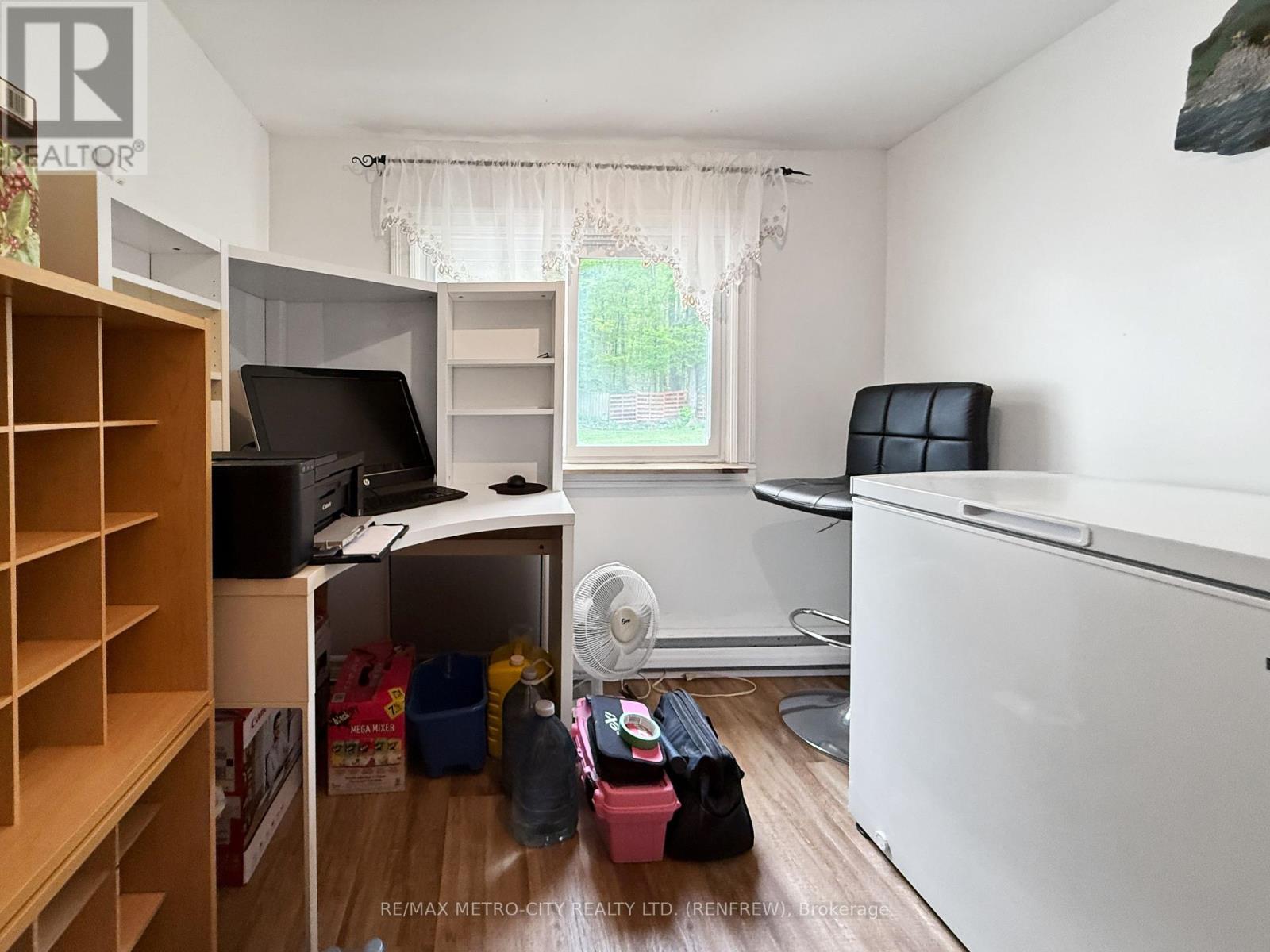 30 Denise Lane, Horton, Ontario  K7V 3Z8 - Photo 11 - X12157244
