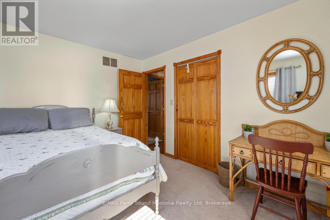 17 Martha Drive, Mckellar, Ontario  P0G 1C0 - Photo 21 - X12047150
