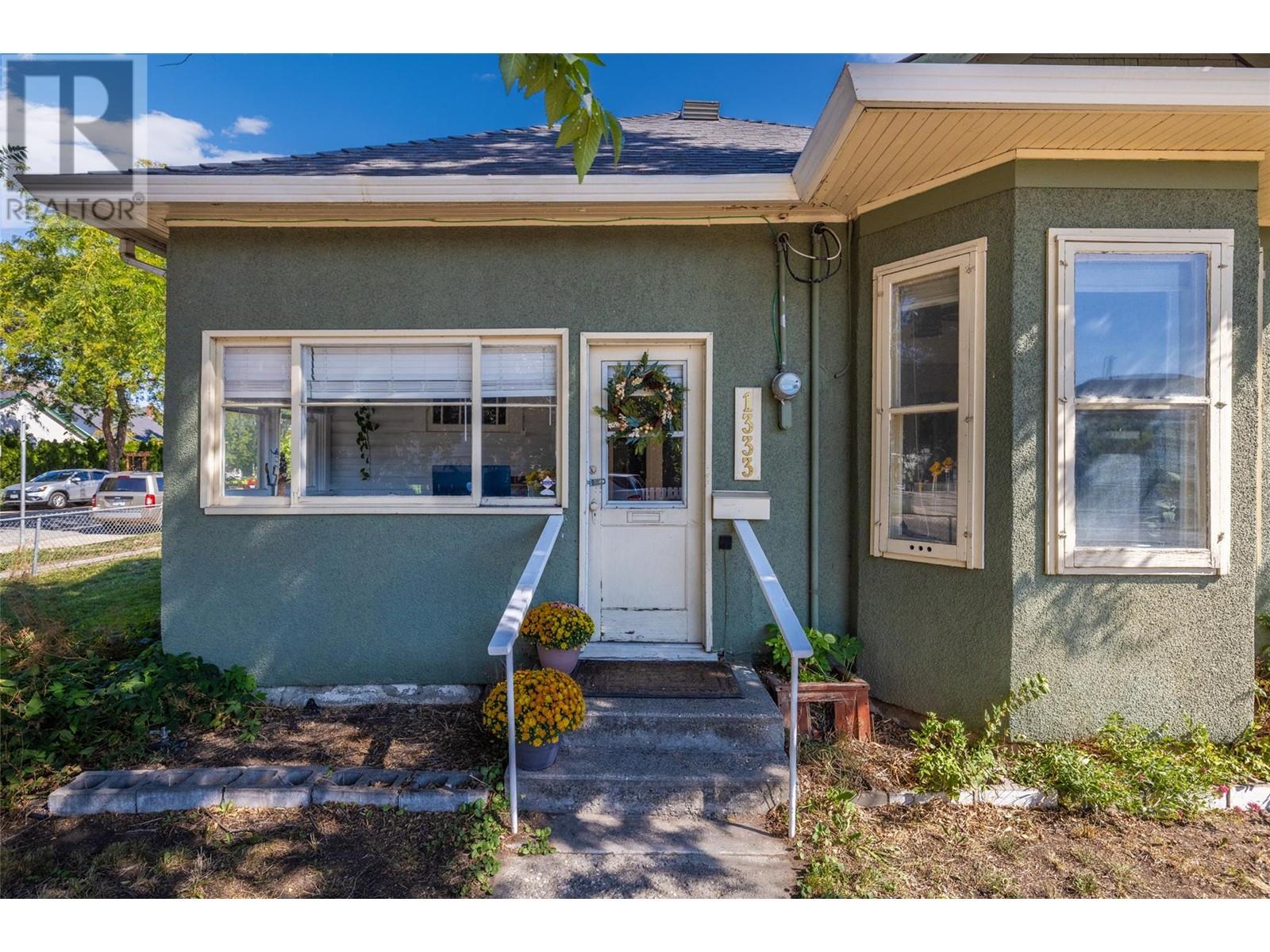 Property at 1333 Richter Street image 3