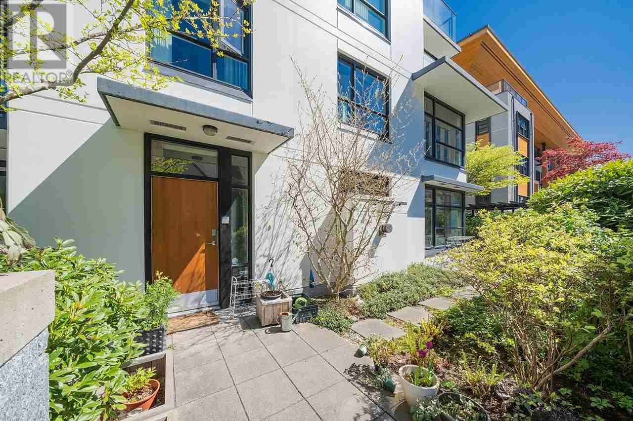 Listing Picture 4 of 10 : 107 6018 IONA DRIVE, Vancouver / 溫哥華 - 魯藝地產 Yvonne Lu Group - MLS Medallion Club Member