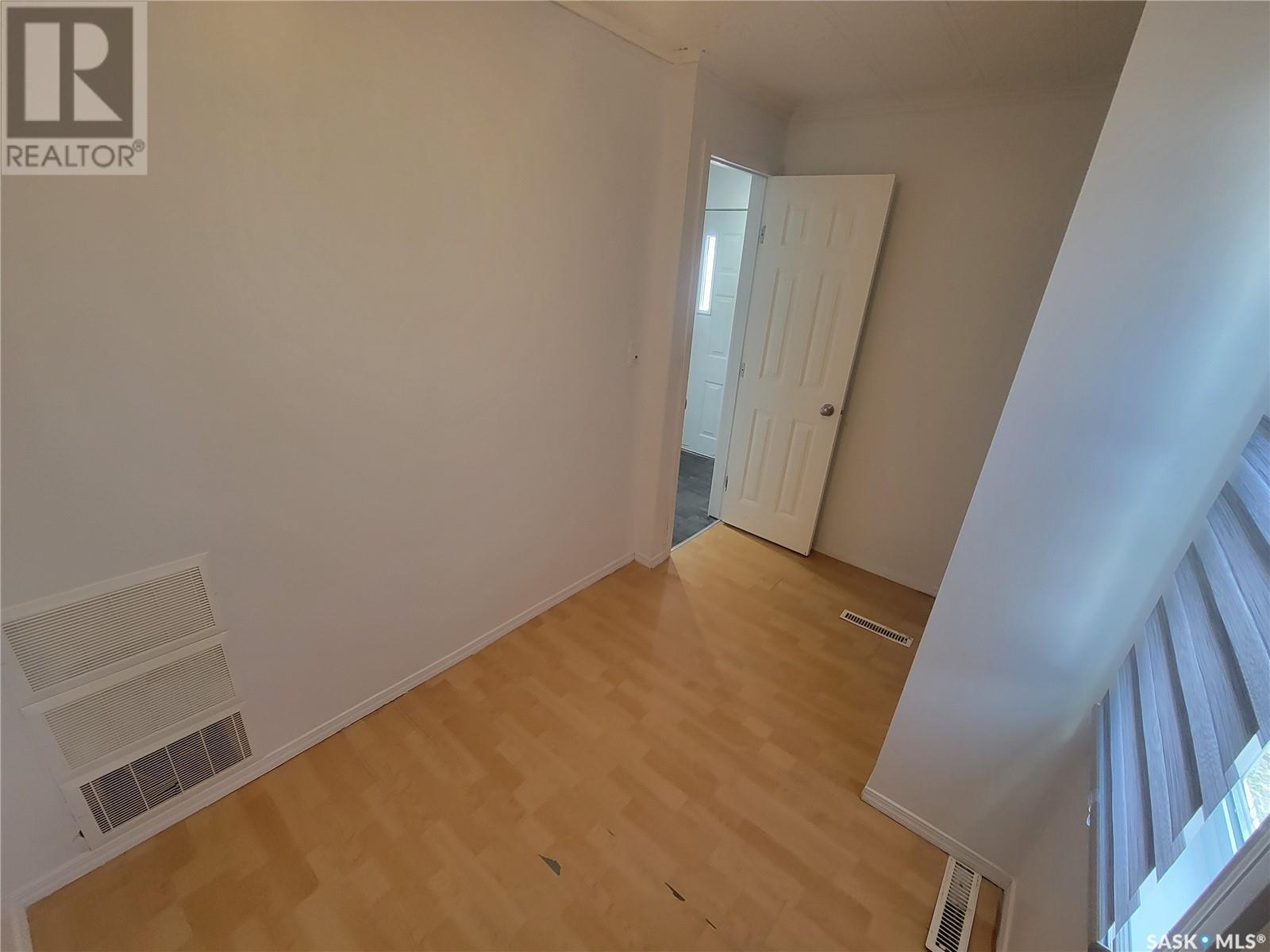 4908 Leader Street, Macklin, Saskatchewan  S0L 2C0 - Photo 12 - SK003784