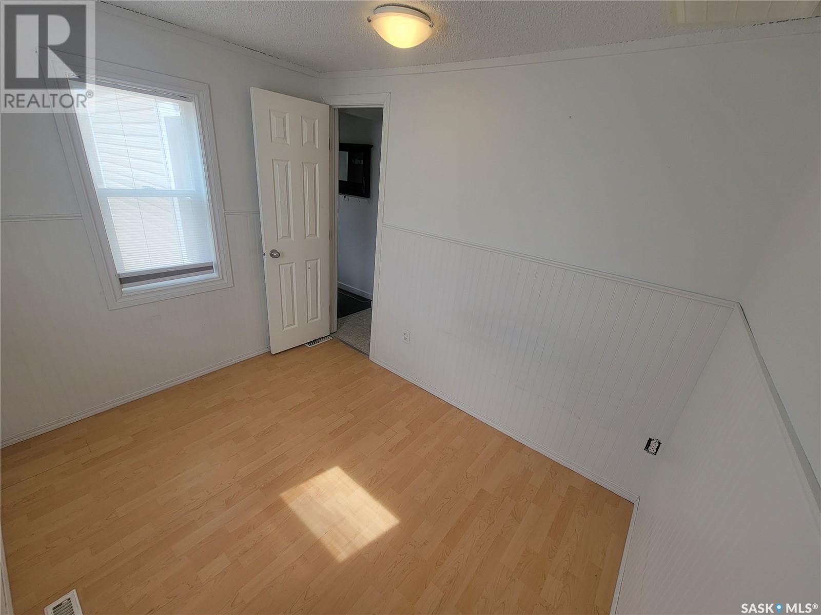 4908 Leader Street, Macklin, Saskatchewan  S0L 2C0 - Photo 13 - SK003784