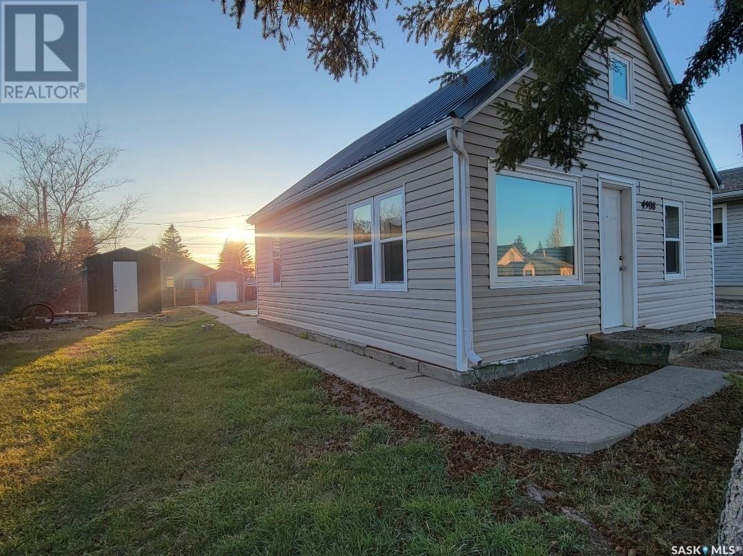 4908 Leader Street, Macklin, Saskatchewan  S0L 2C0 - Photo 3 - SK003784