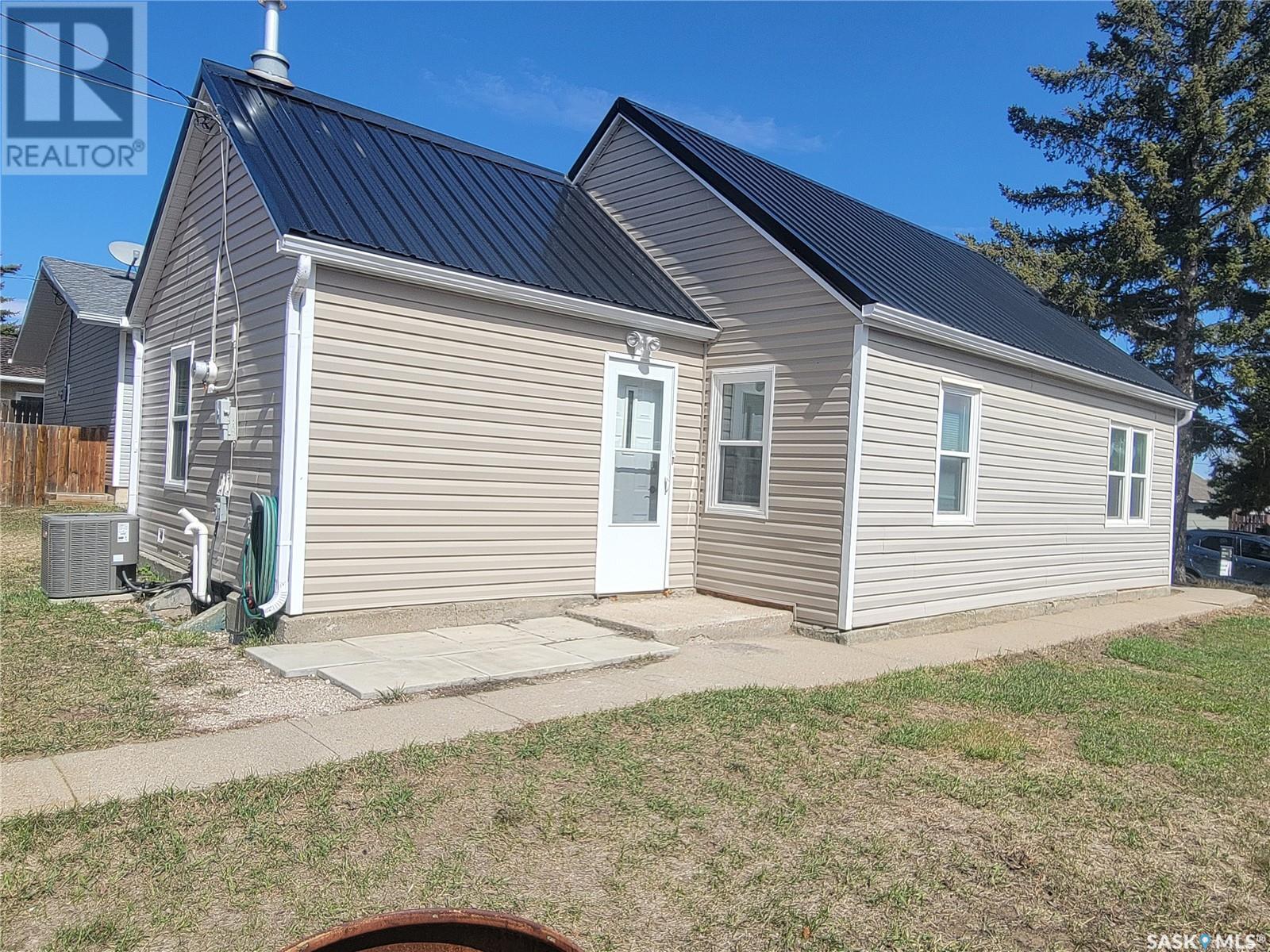 4908 Leader Street, Macklin, Saskatchewan  S0L 2C0 - Photo 24 - SK003784
