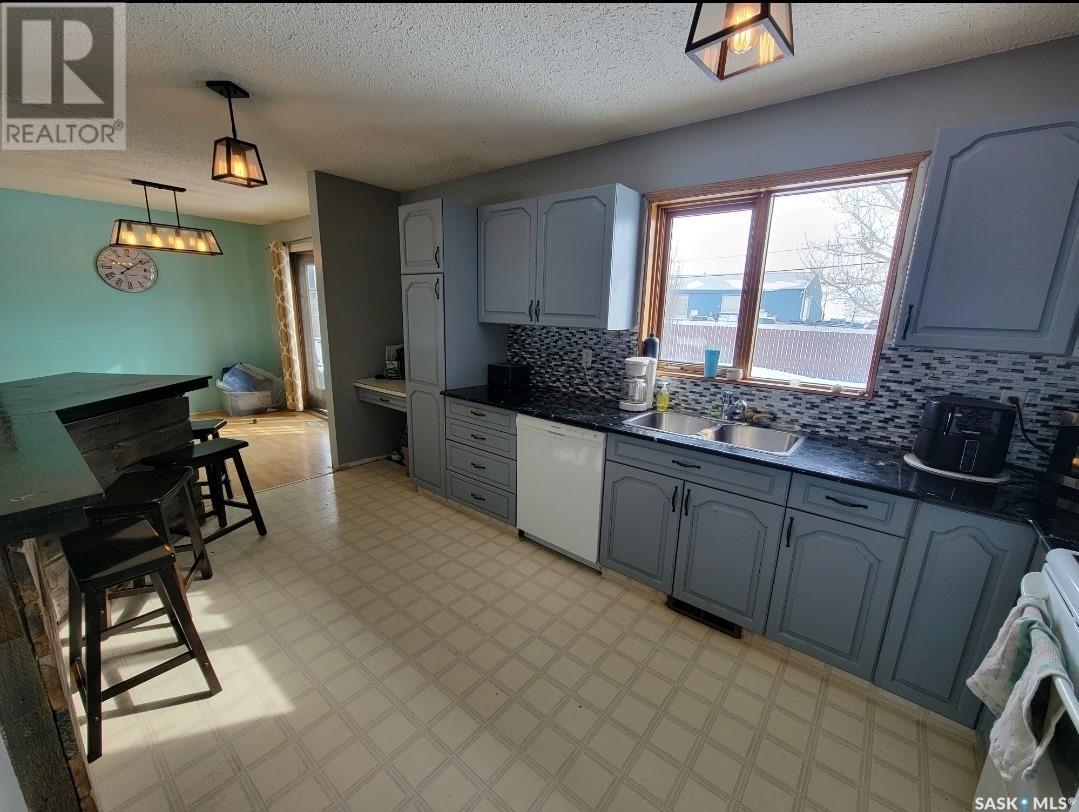 5034 Mirror Drive, Macklin, Saskatchewan  S0L 2S0 - Photo 13 - SK001666