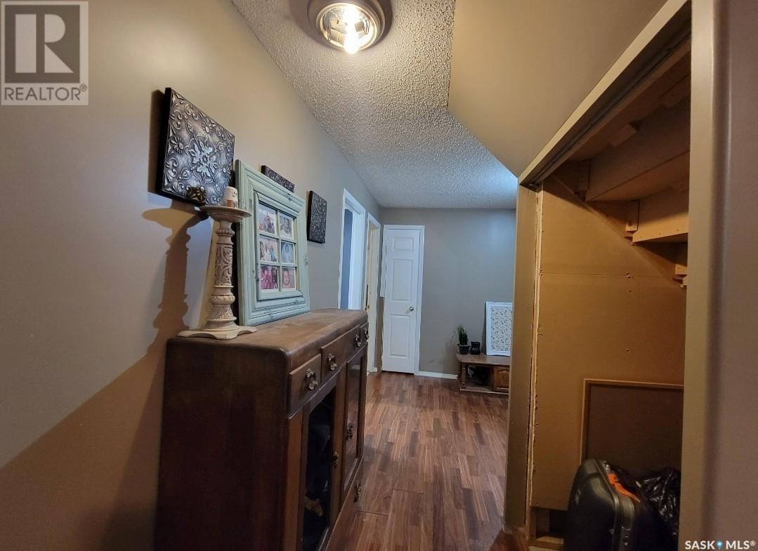 5034 Mirror Drive, Macklin, Saskatchewan  S0L 2S0 - Photo 37 - SK001666