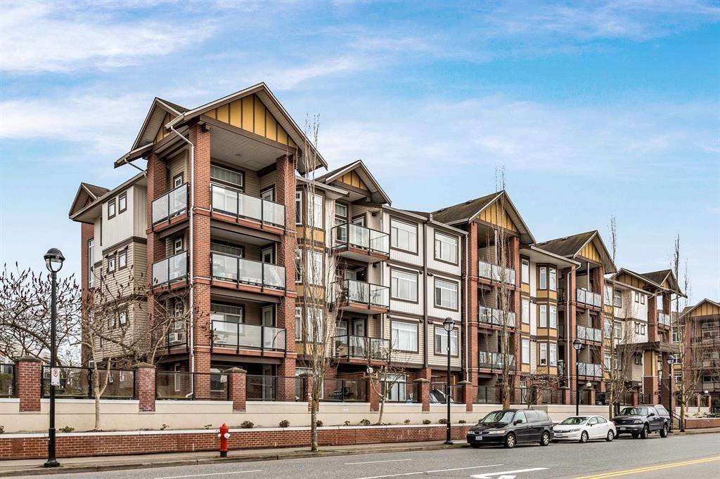 241 5660 201A STREET, surrey, British Columbia