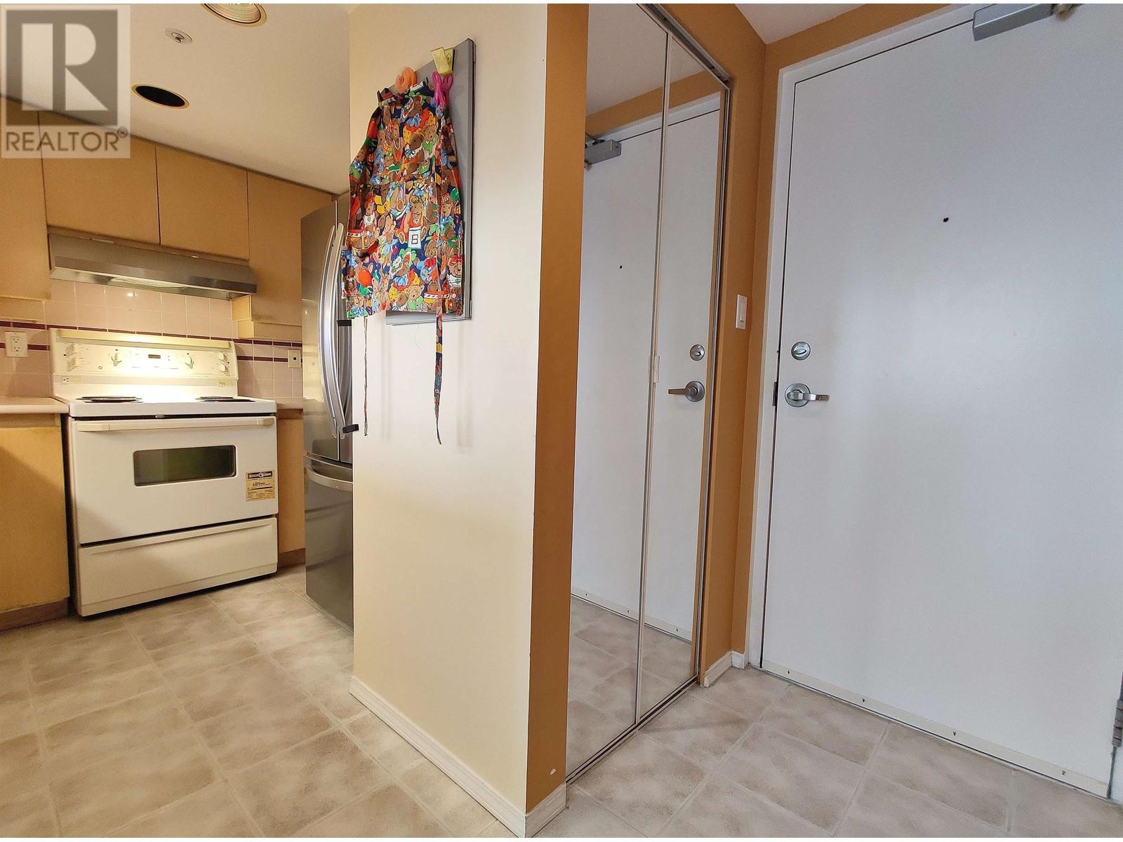 Listing Picture 4 of 30 : 2203 183 KEEFER PLACE, Vancouver / 溫哥華 - 魯藝地產 Yvonne Lu Group - MLS Medallion Club Member