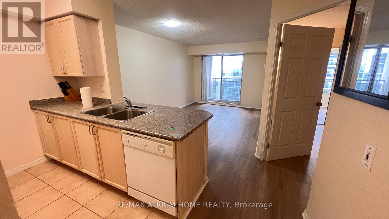 2812 - 155 Beecroft Road, Toronto, Ontario  M2N 7C6 - Photo 8 - C12001006