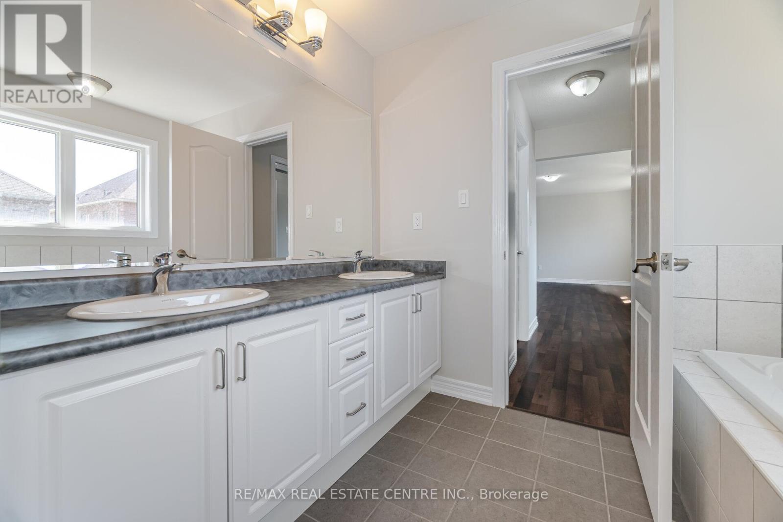 18 Eltesoro Street, Brampton, Ontario  L6P 4J5 - Photo 31 - W12140553