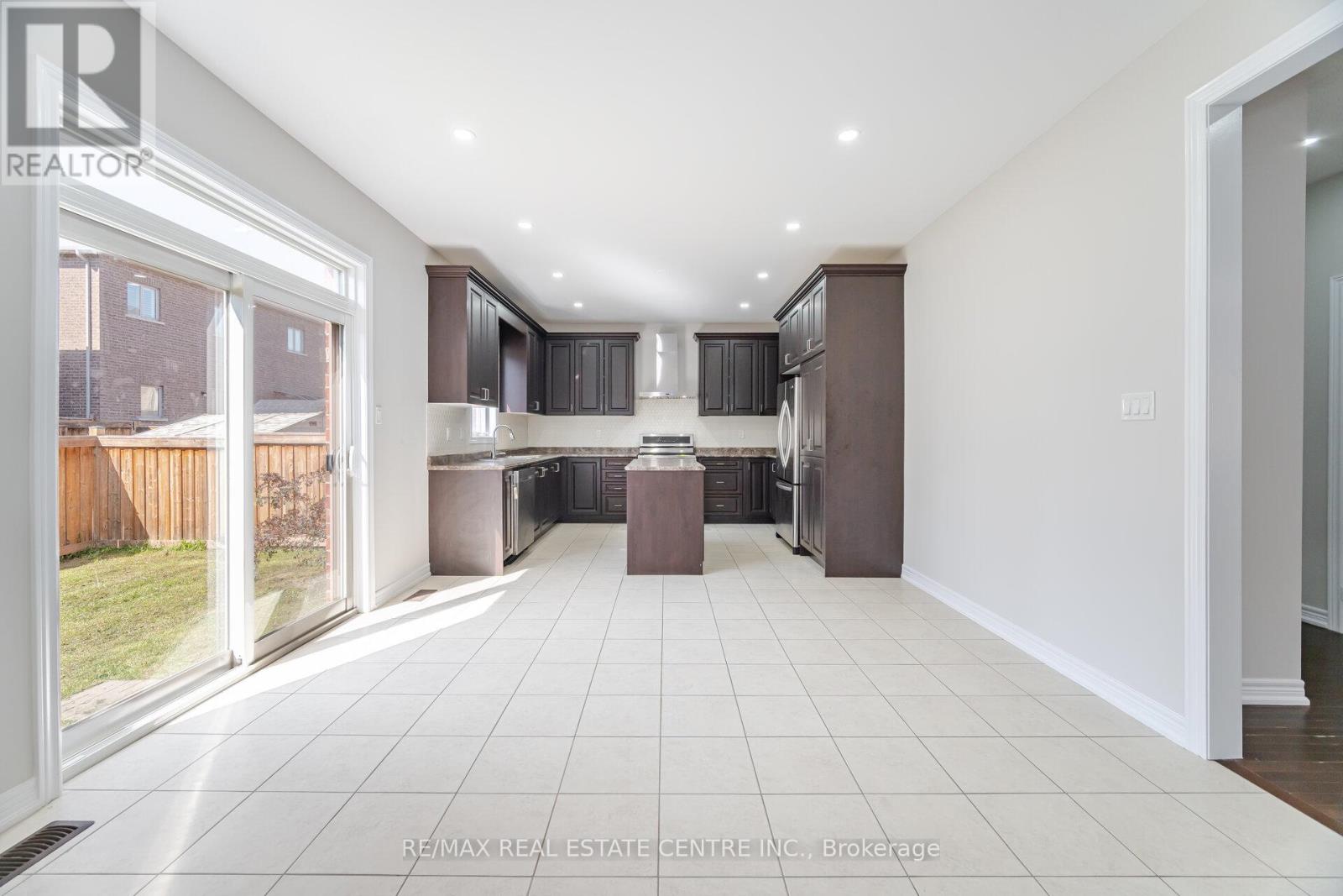 18 Eltesoro Street, Brampton, Ontario  L6P 4J5 - Photo 23 - W12140553