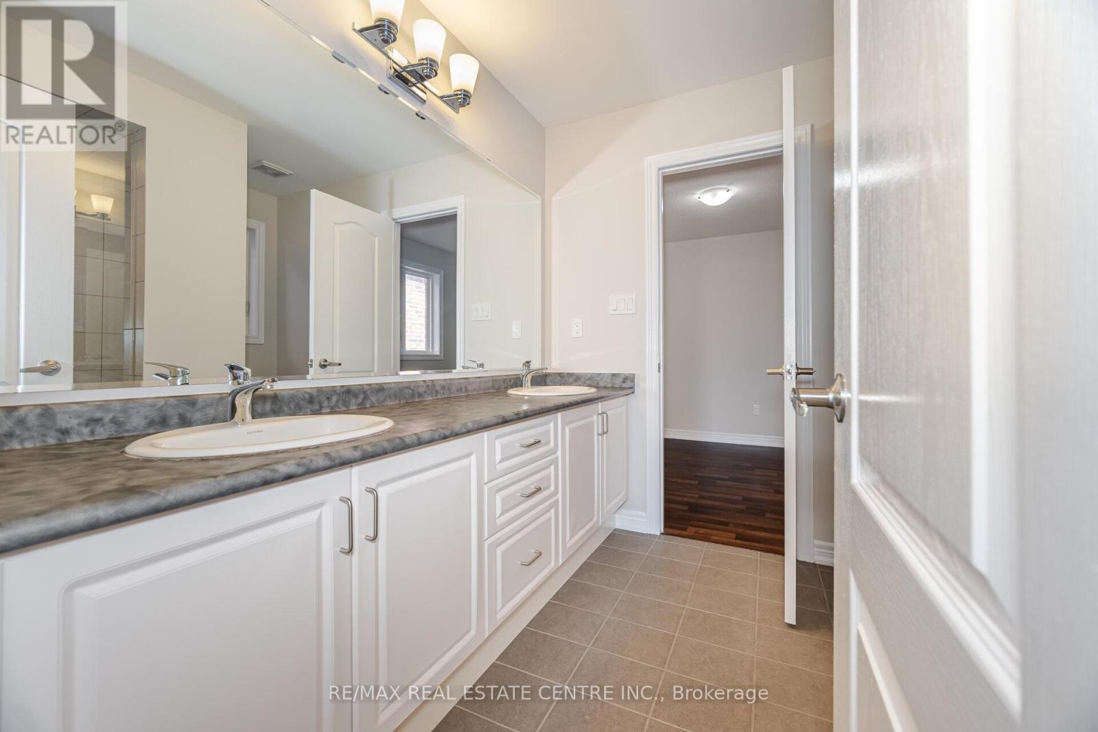 18 Eltesoro Street, Brampton, Ontario  L6P 4J5 - Photo 37 - W12140553