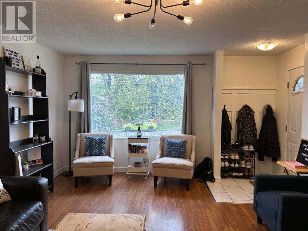 Property at 922 9 Street S image 4