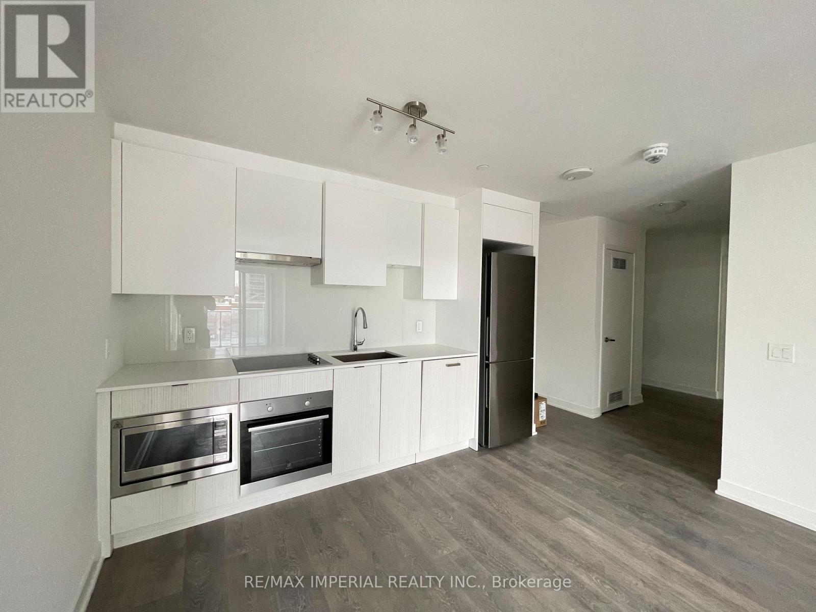 404 - 195 Redpath Avenue, Toronto, Ontario  M4P 0E4 - Photo 2 - C12157275