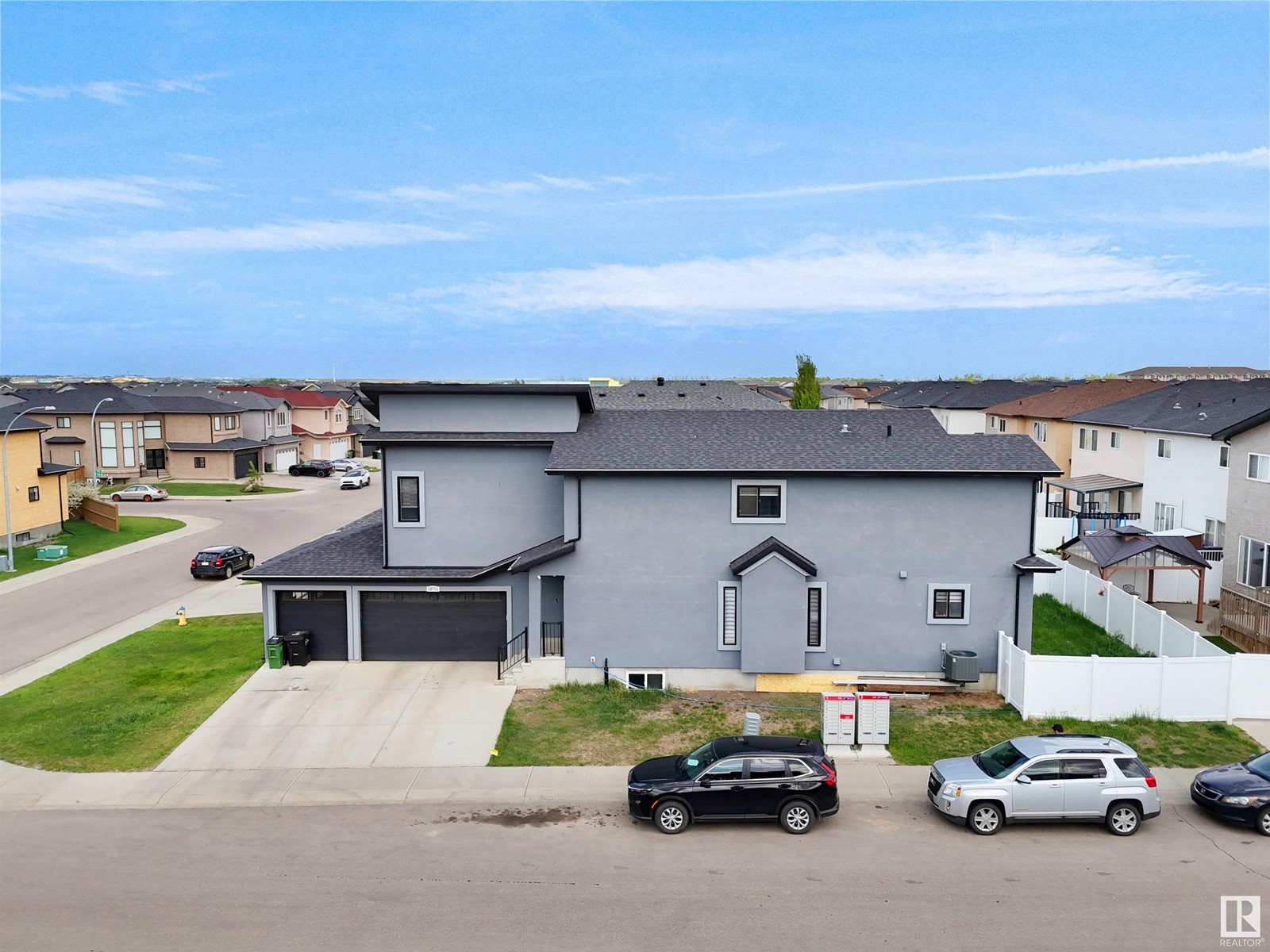 Property at 16711 62 ST NW image 1