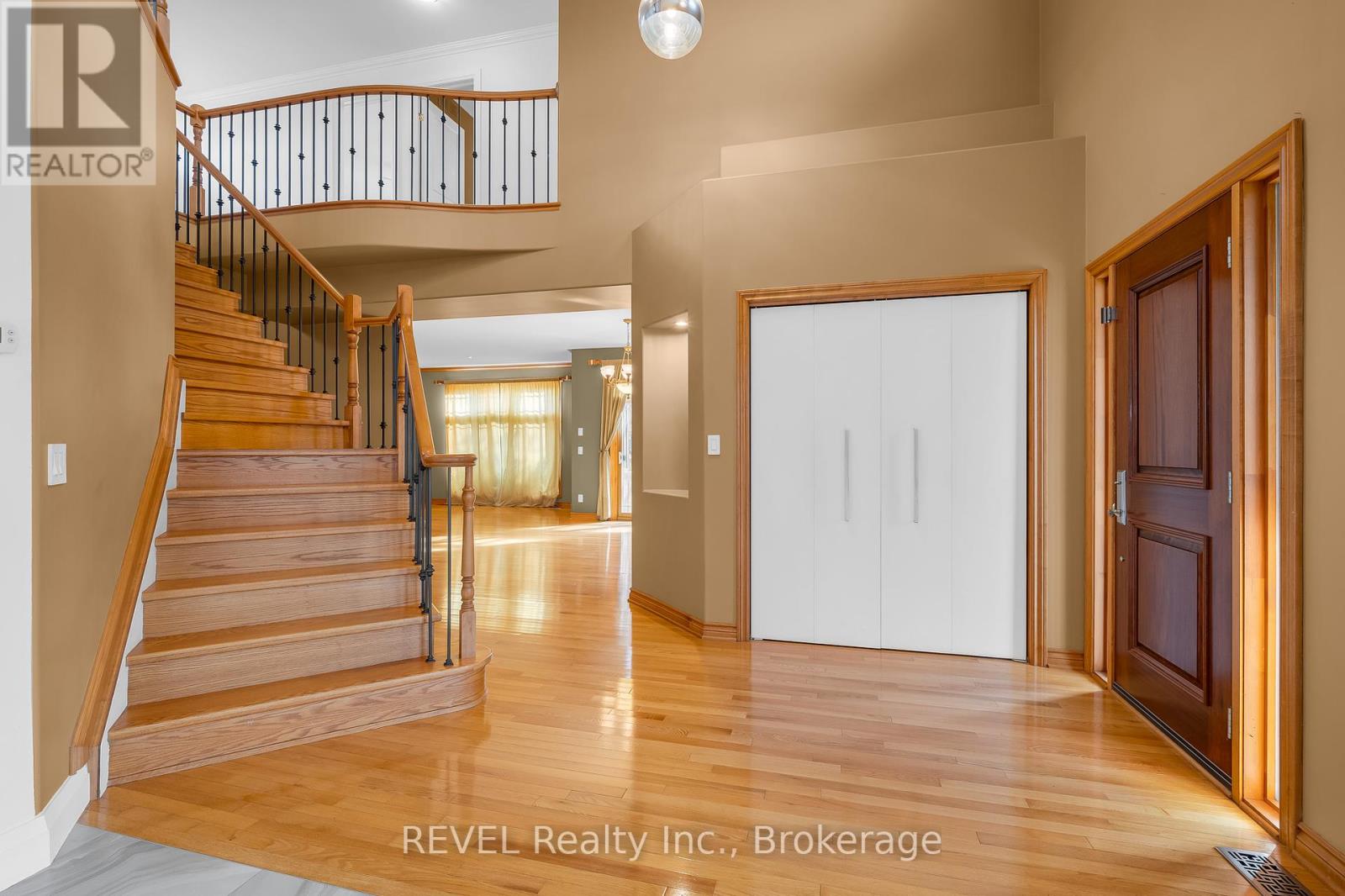 30 Maracay Way, St. Catharines, Ontario  L2W 1C4 - Photo 5 - X12157284