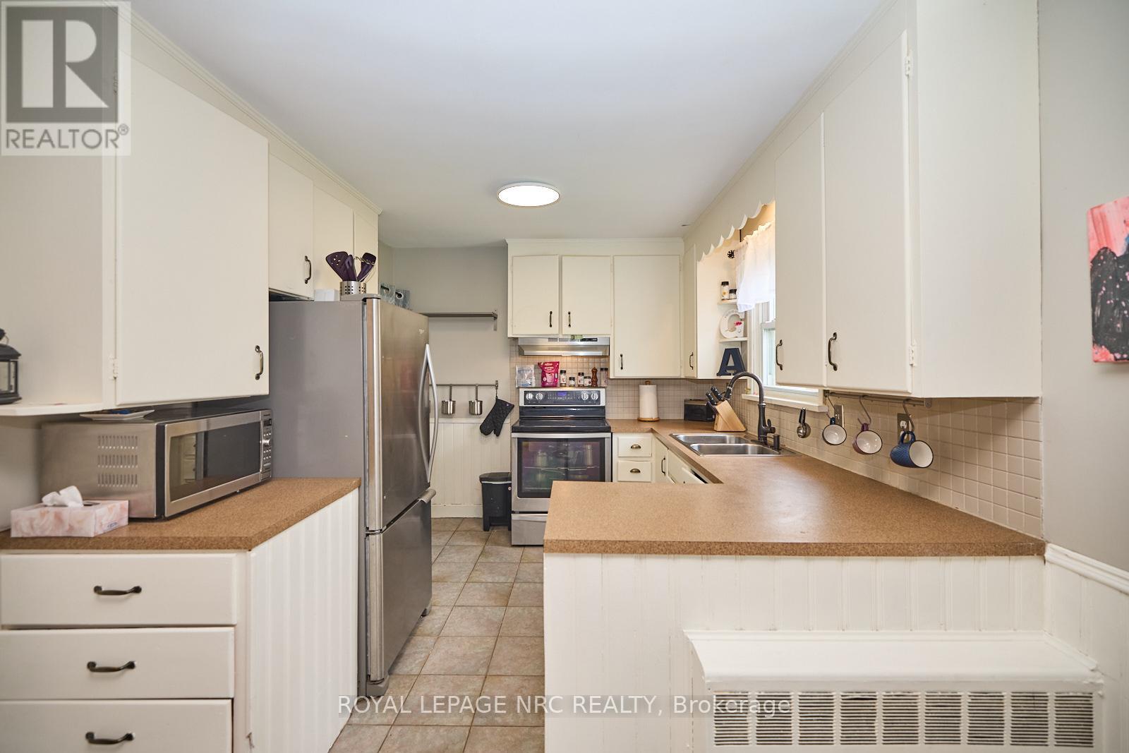 3318 Sinnicks Avenue, Niagara Falls, Ontario  L2J 2G3 - Photo 26 - X12157290