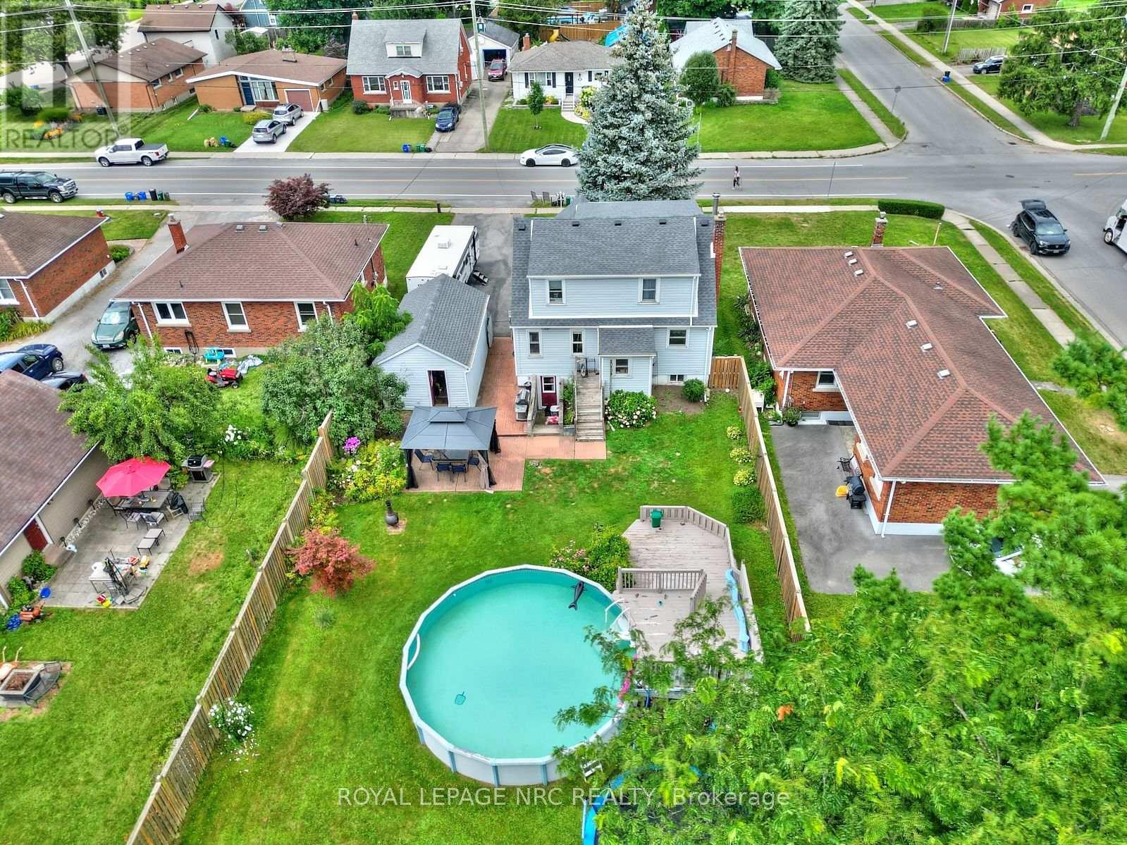 3318 Sinnicks Avenue, Niagara Falls, Ontario  L2J 2G3 - Photo 4 - X12157290