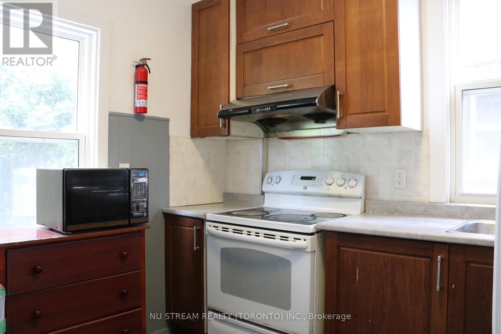359 Randolph Avenue, Windsor, Ontario  N9B 2T4 - Photo 13 - X12156903